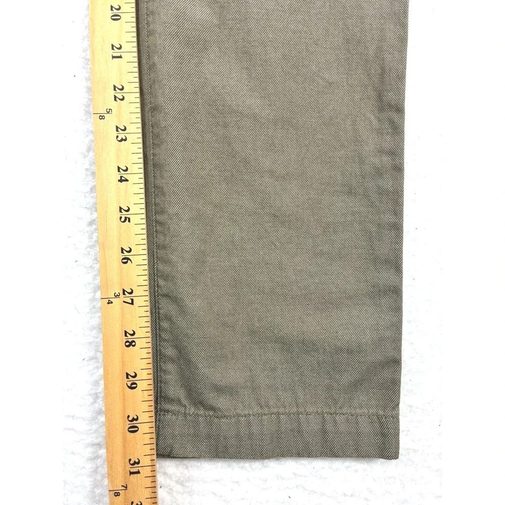 Banana Republic no visible